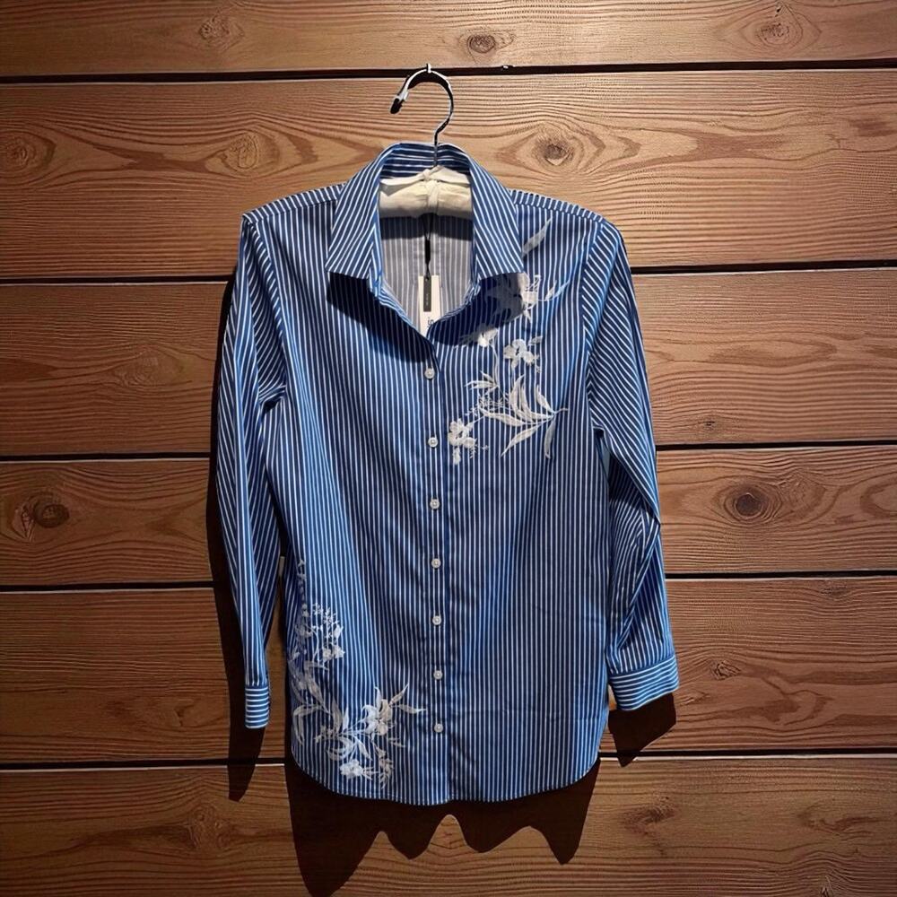 NWT Chicos Blue White Stripe Tunic White Embroidered Flowers Womens Size 1 Shirt